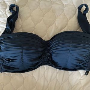 Seafolly bathing suit top size US 8 D cup